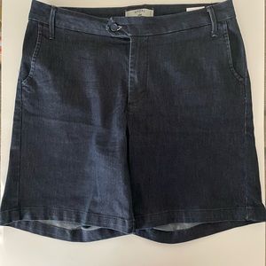 Riders by Lee jean shorts. Size 12. Good condition.
